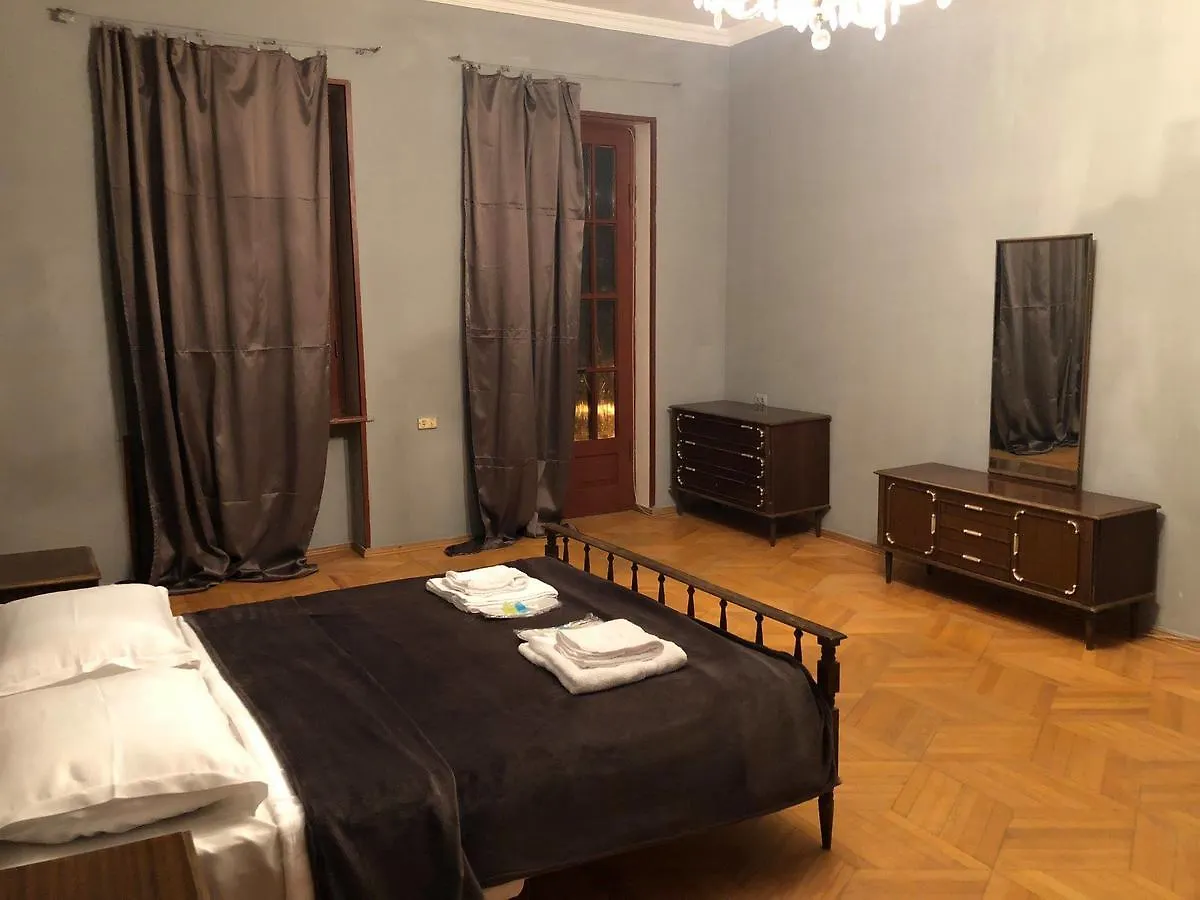 Lucky Family Hotel Tbilisi